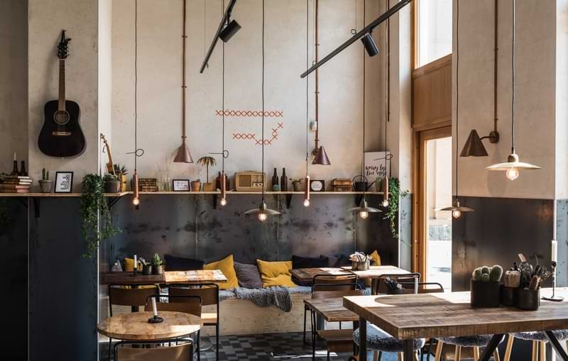 Comparing Different Types Of Wood Restaurant Chairs